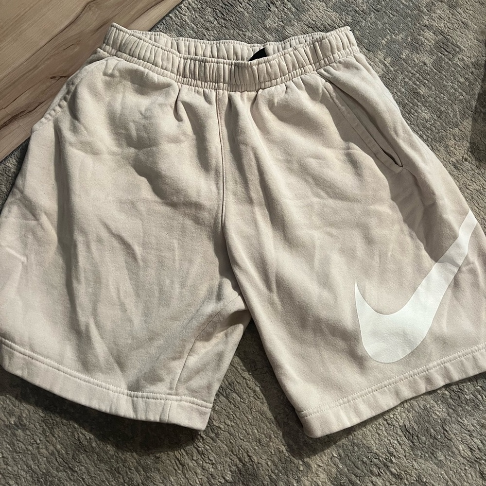 Men’s tan Nike athletic sweat shorts size M